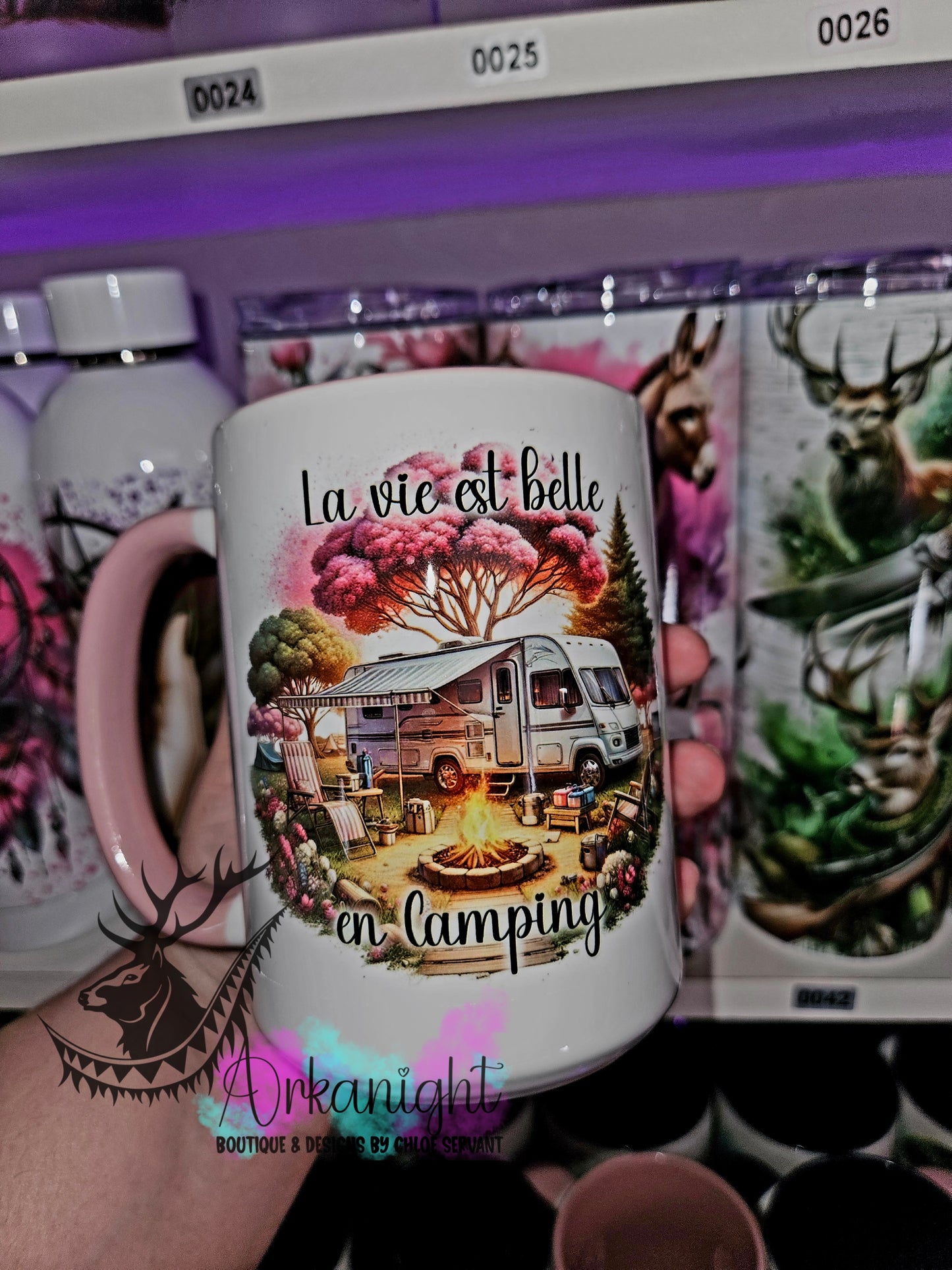 Tasse en céramique sur commande - La Vie est belle au Camping - 01