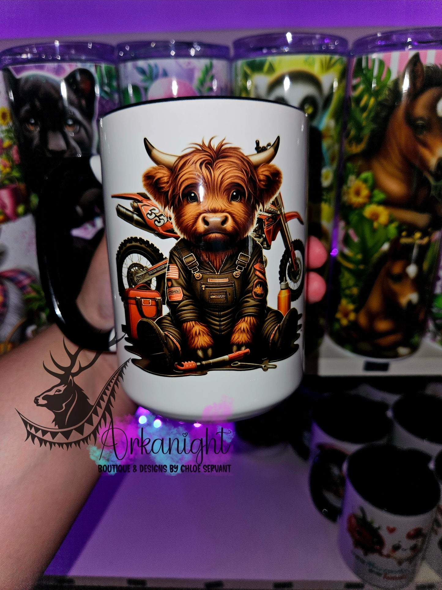 Tasse en céramique sur commande - Highland Cow Motocross - 01