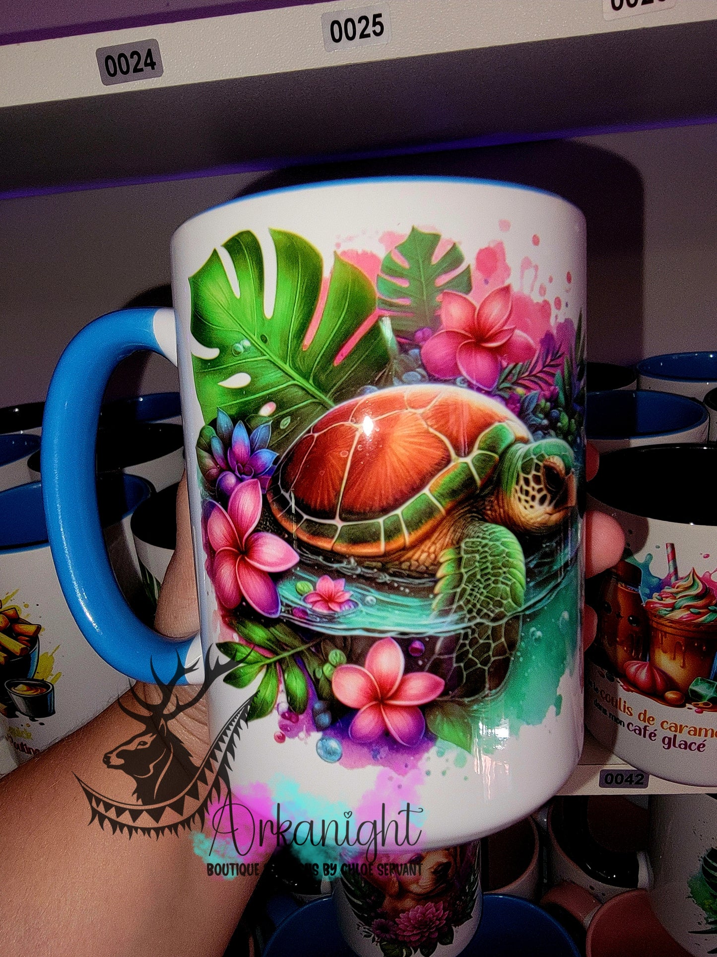 Tasse en céramique sur commande - Monstera & Animals - Tortue de mer - 03