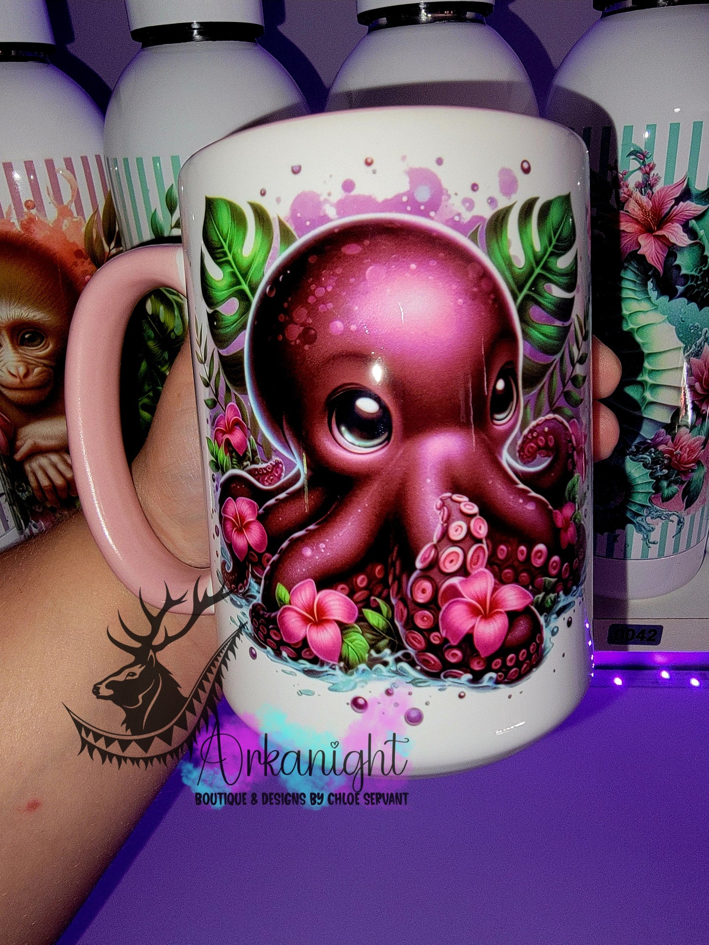 Tasse en céramique sur commande - Monstera & Animals - Pieuvre Mauve foncé