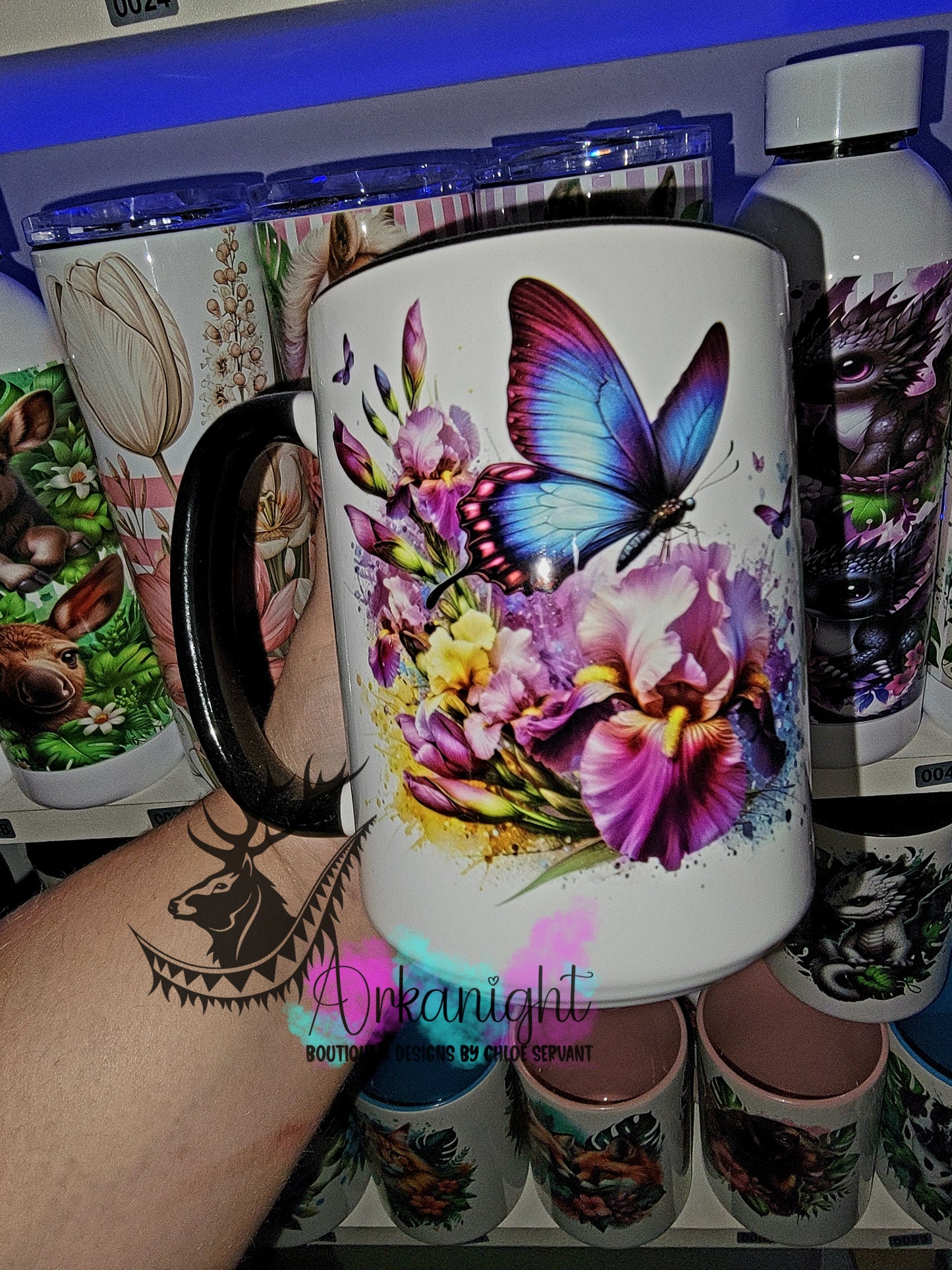 Tasse en céramique sur commande - Fleurs & Papillon bleu