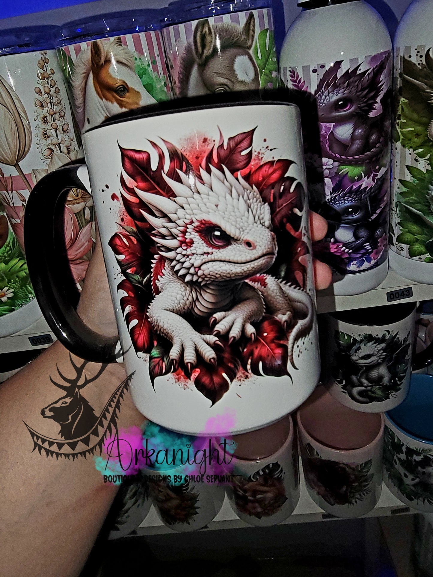 Tasse en céramique sur commande - Bébé Dragon Blanc & Bourgogne