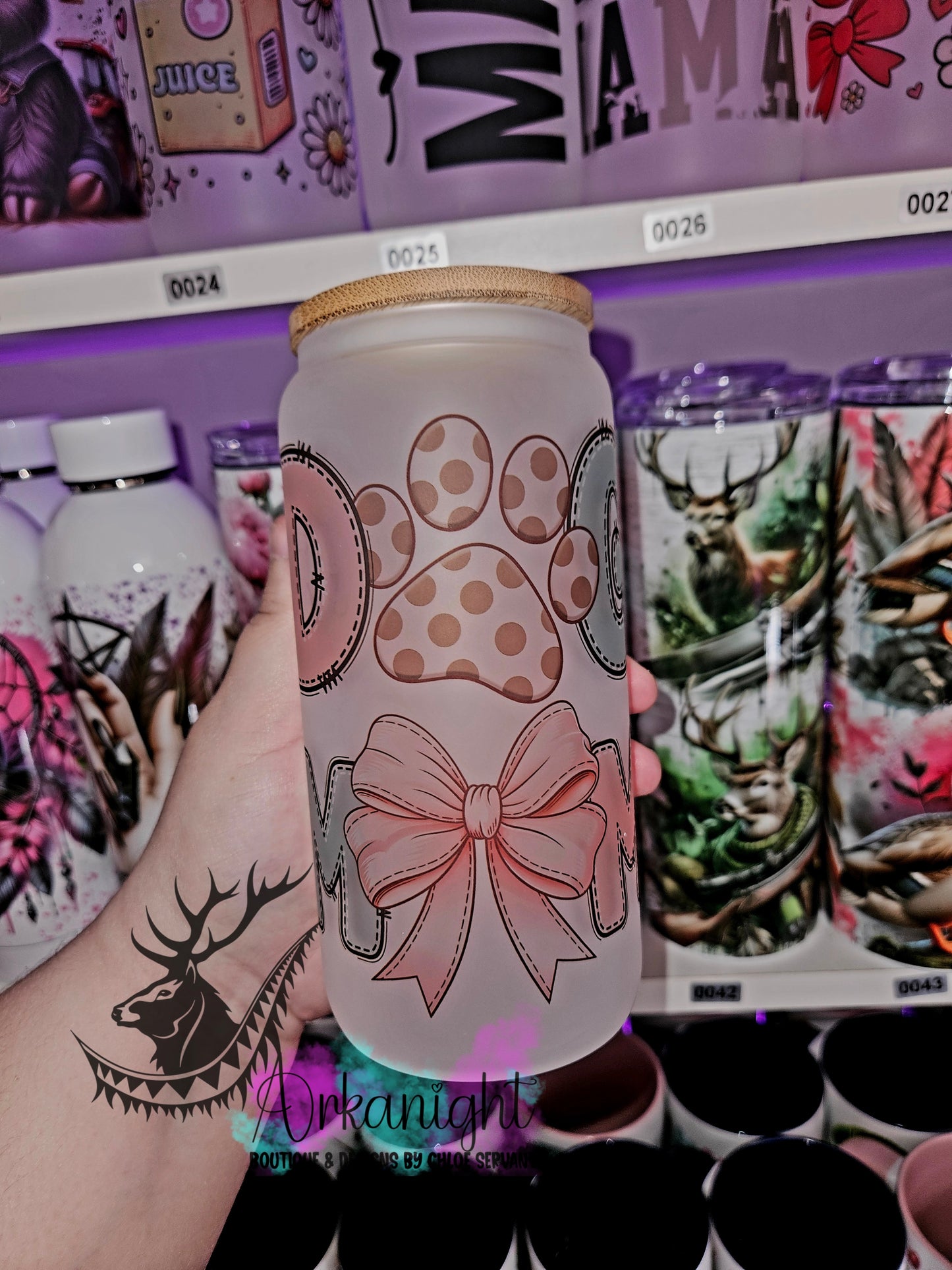 Verre en vitre givré 16oz & Couvercle en Bambou - Dog Mom 2.0