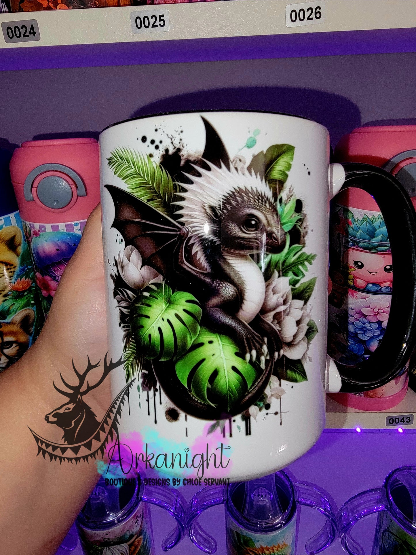 Tasse en céramique sur commande - Bébé Dragon - Noir & Blanc