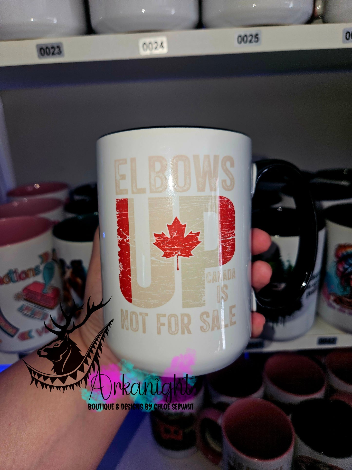 Tasse en céramique sur commande - Elbows Up ! Canada is not for sale