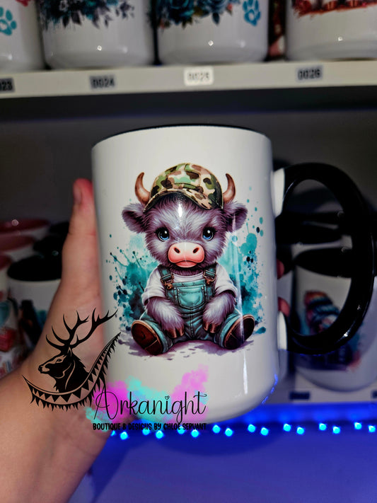 Tasse en céramique sur commande - Camo Hat Grey Highland Cow