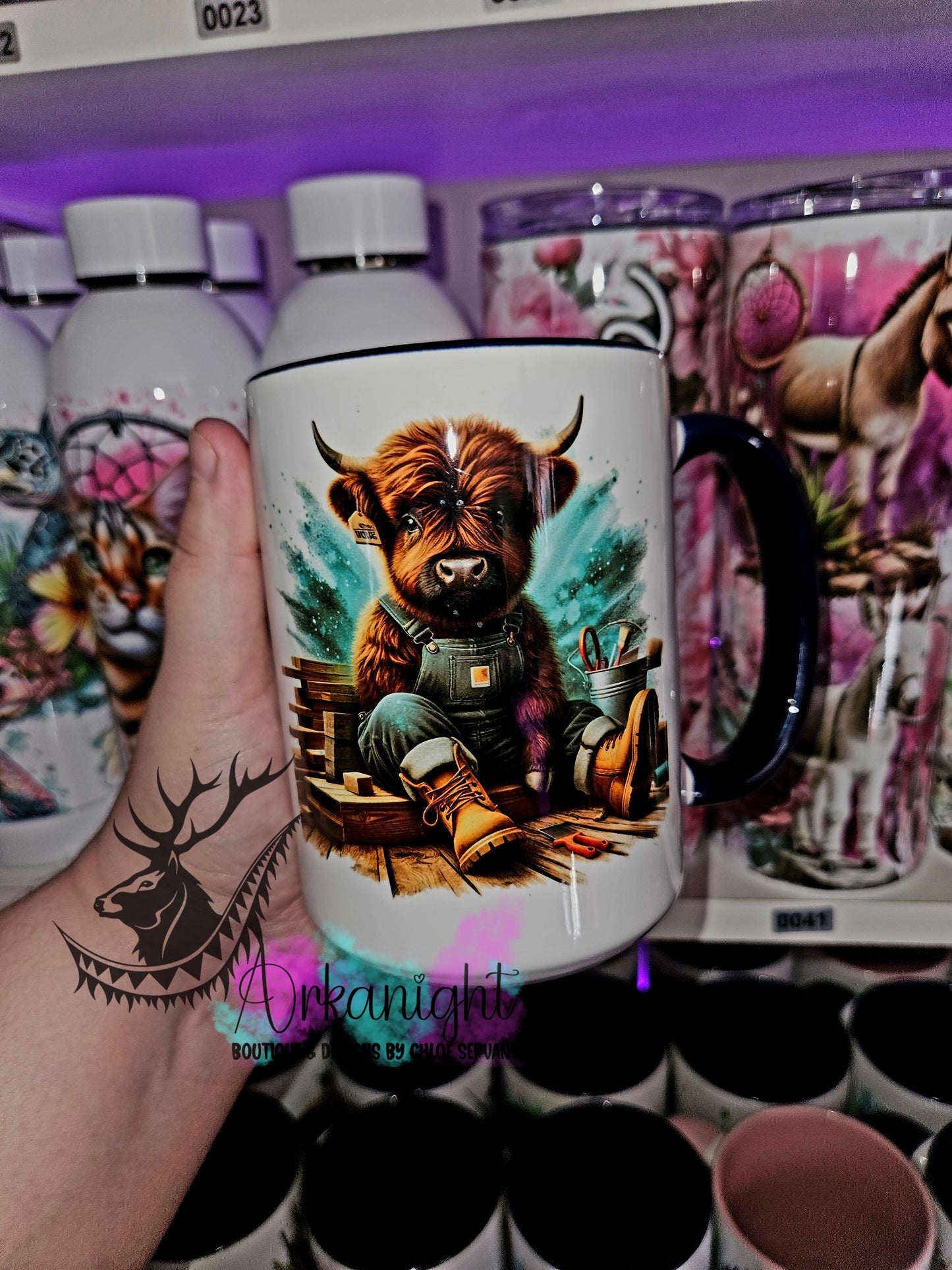 Tasse en céramique sur commande - Highland Cow Construction - 01