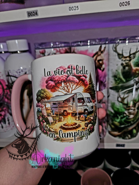 Tasse en céramique sur commande - La Vie est belle au Camping - 01