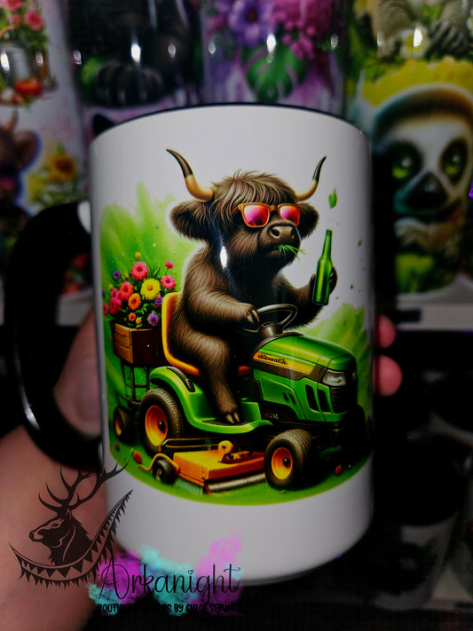 Tasse en céramique sur commande - Highland Cow Tracteur à Gazon - 01