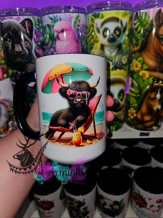 Tasse en céramique sur commande - Highland Cow à la plage - 02