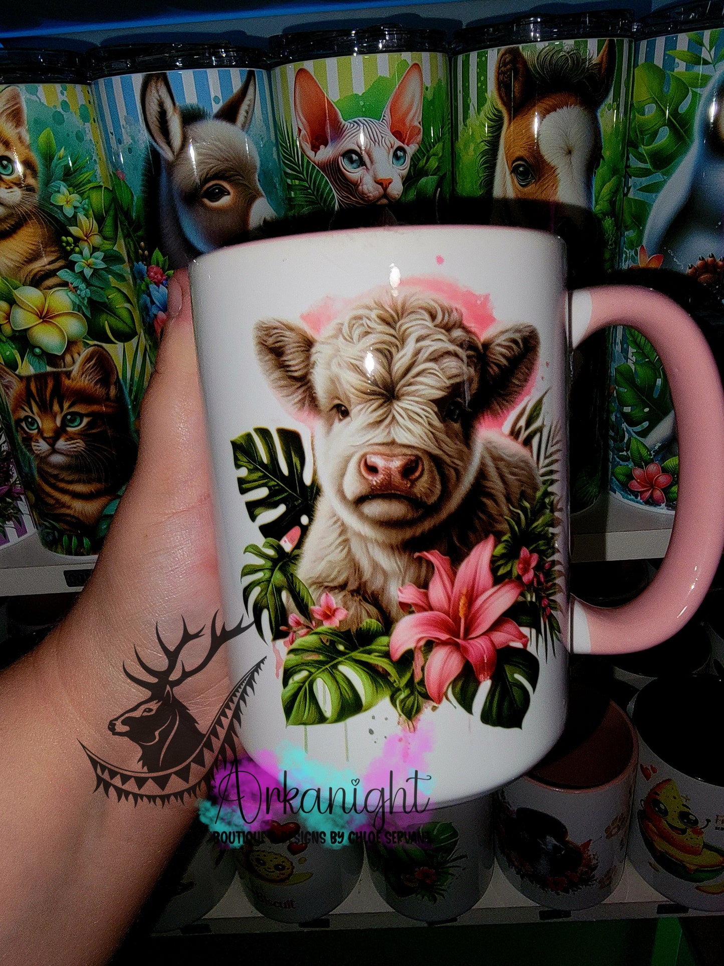 Tasse en céramique sur commande - Monstera & animals - Highland Cow Grise