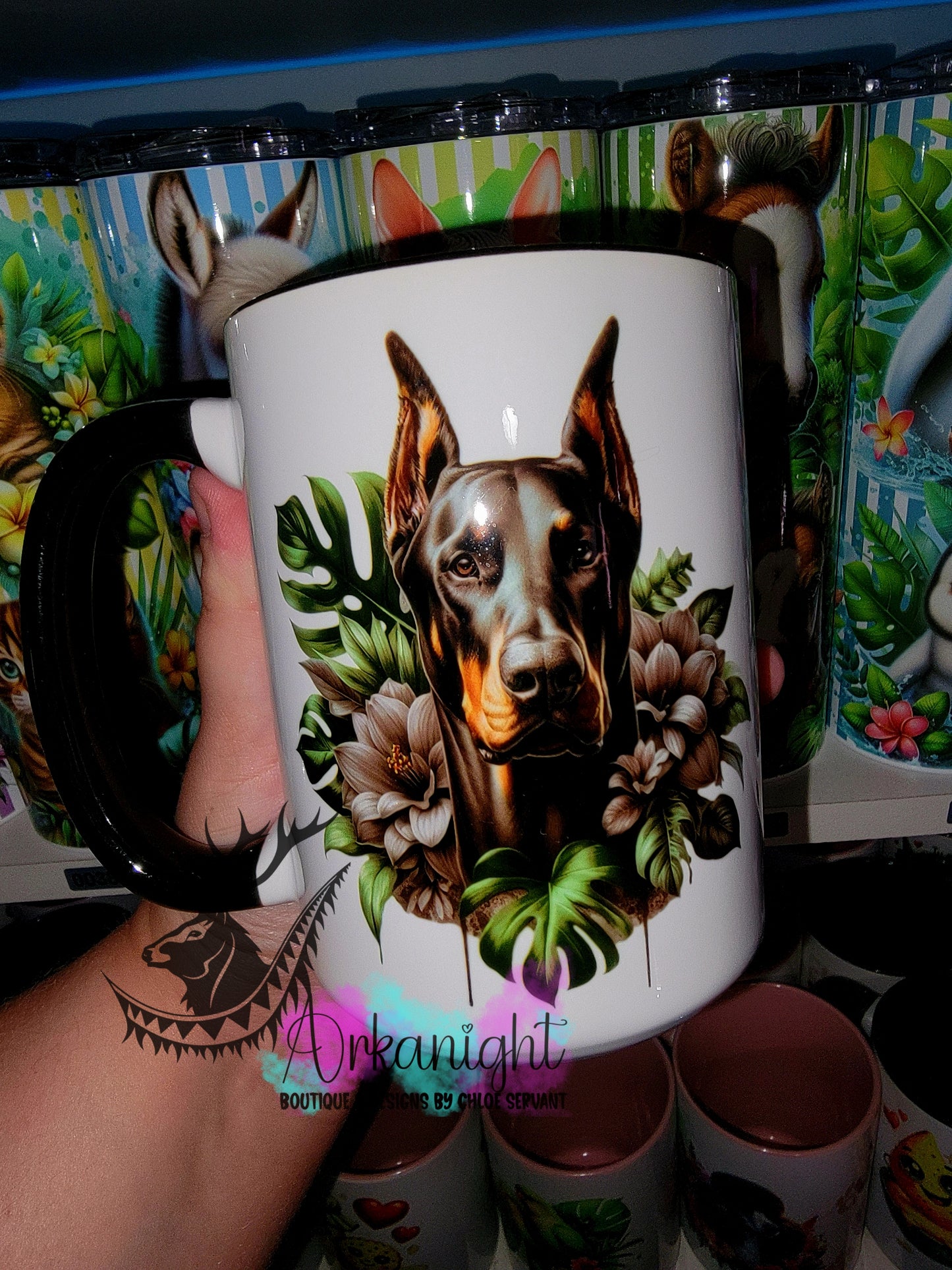 Tasse en céramique sur commande - Monstera & Chien - Doberman