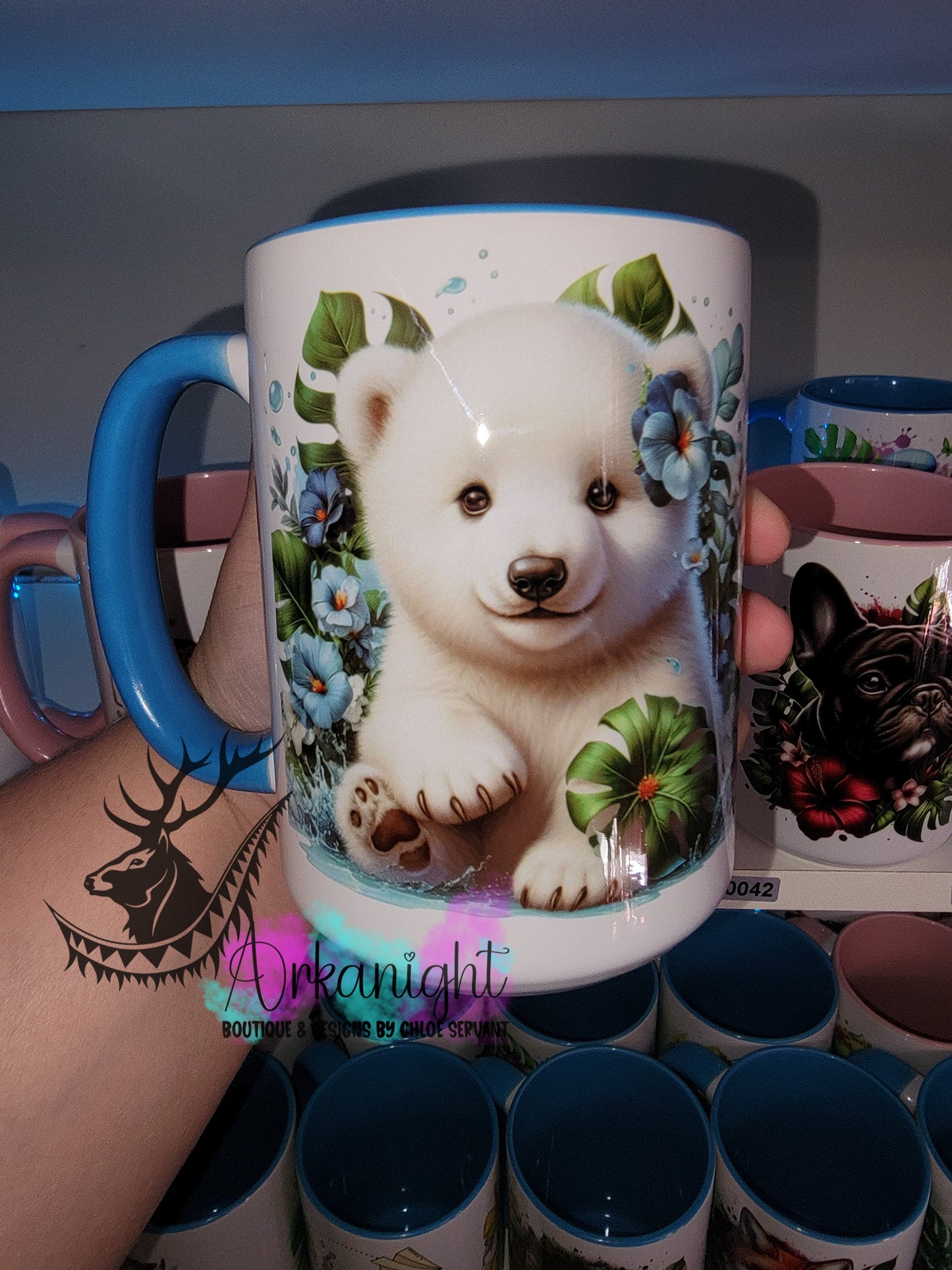 Tasse en céramique sur commande - Monstera & Animals - Baby Polar Bear - 01