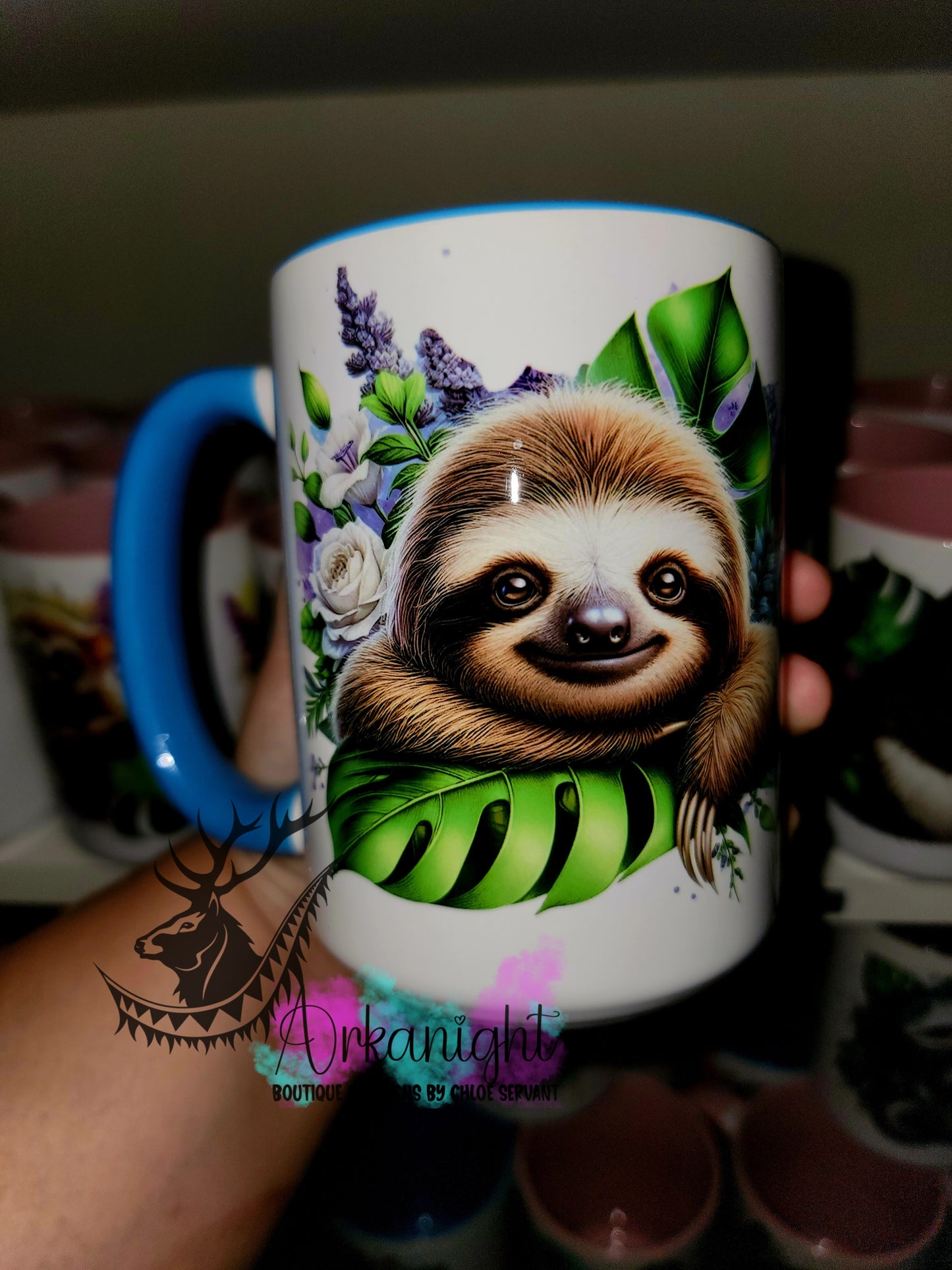 Tasse en céramique sur commande - Monstera & paresseux (lilas)