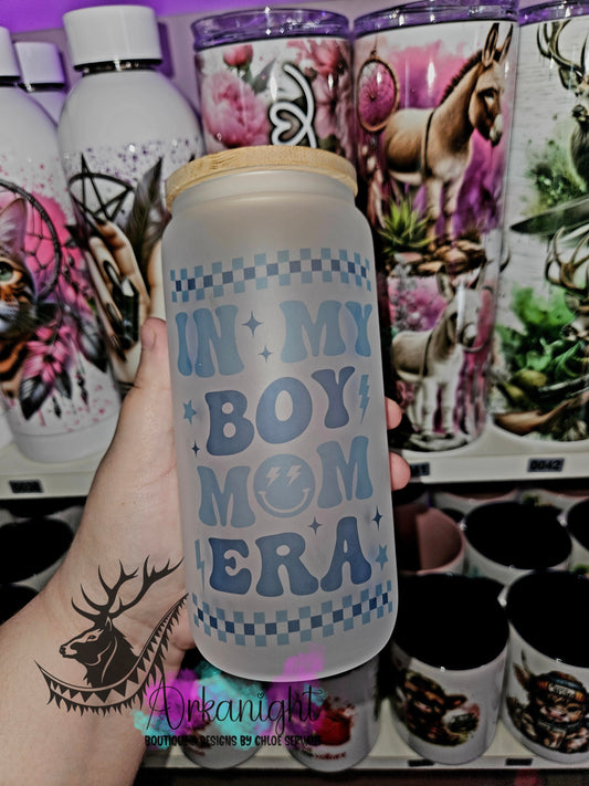 Verre en vitre givré 16oz & Couvercle en Bambou - IN My Boy Mom Era
