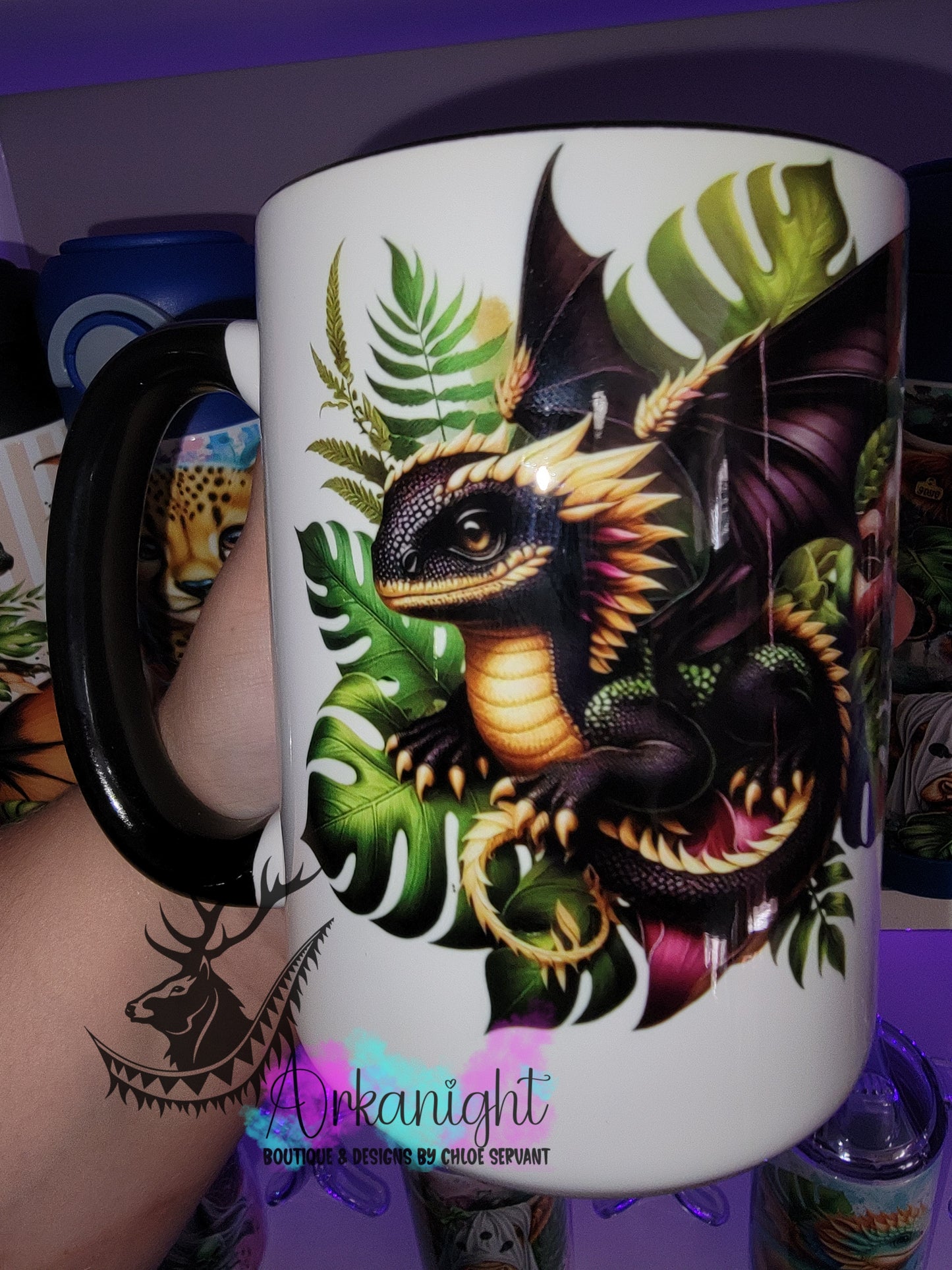 Tasse en céramique sur commande - Bébé Dragon - Noir & Or
